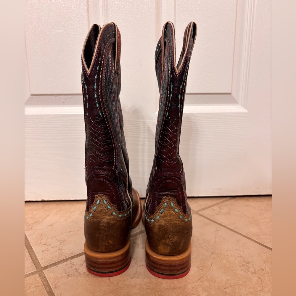 Women’s Ariat Vaquera Western Boot with Teal and Pink stitching - Picture 4 of 7